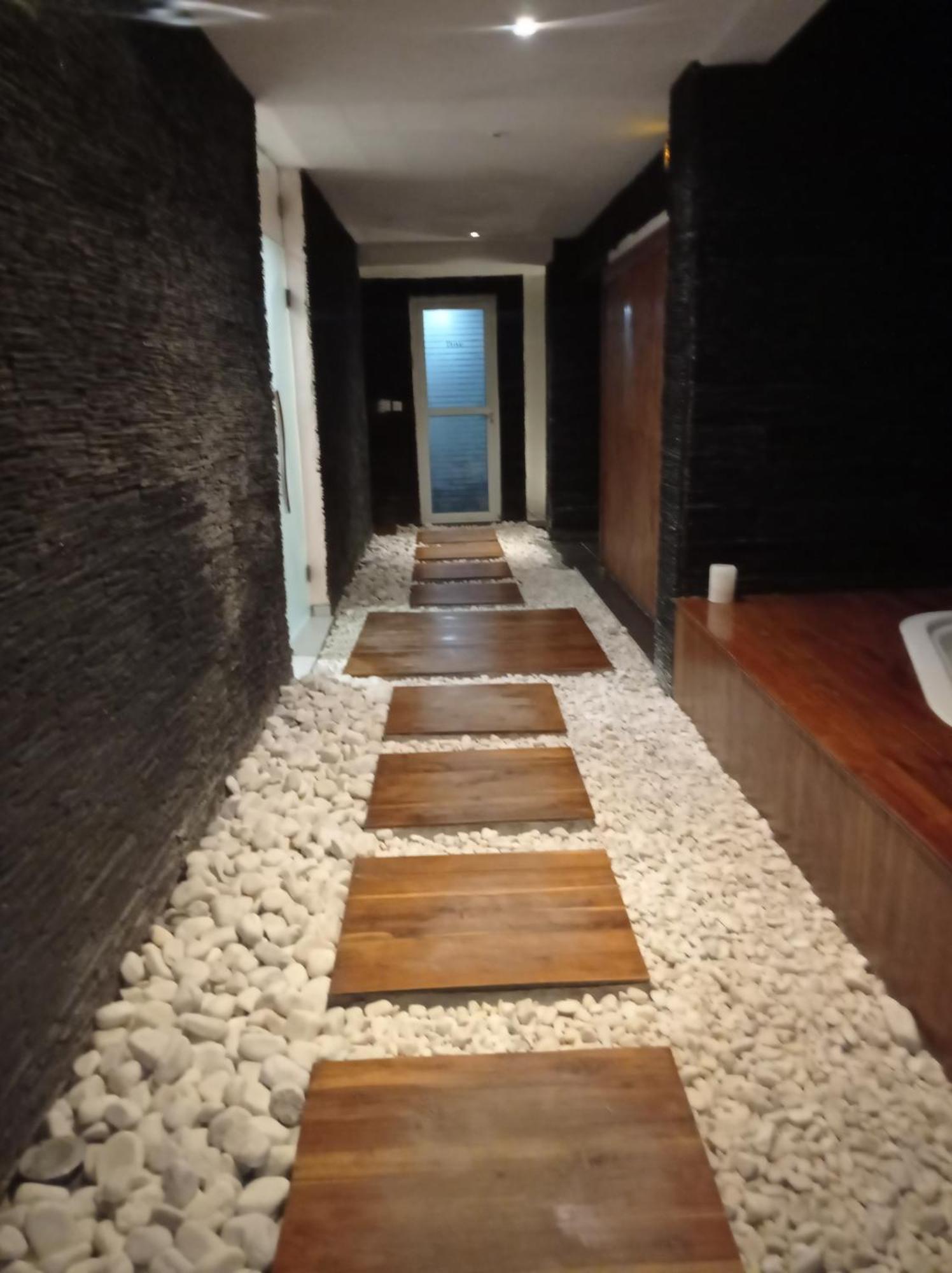 Residence Amann Appartement Et Spa Hammam Sauna Jacuzzi Marcory Exteriér fotografie